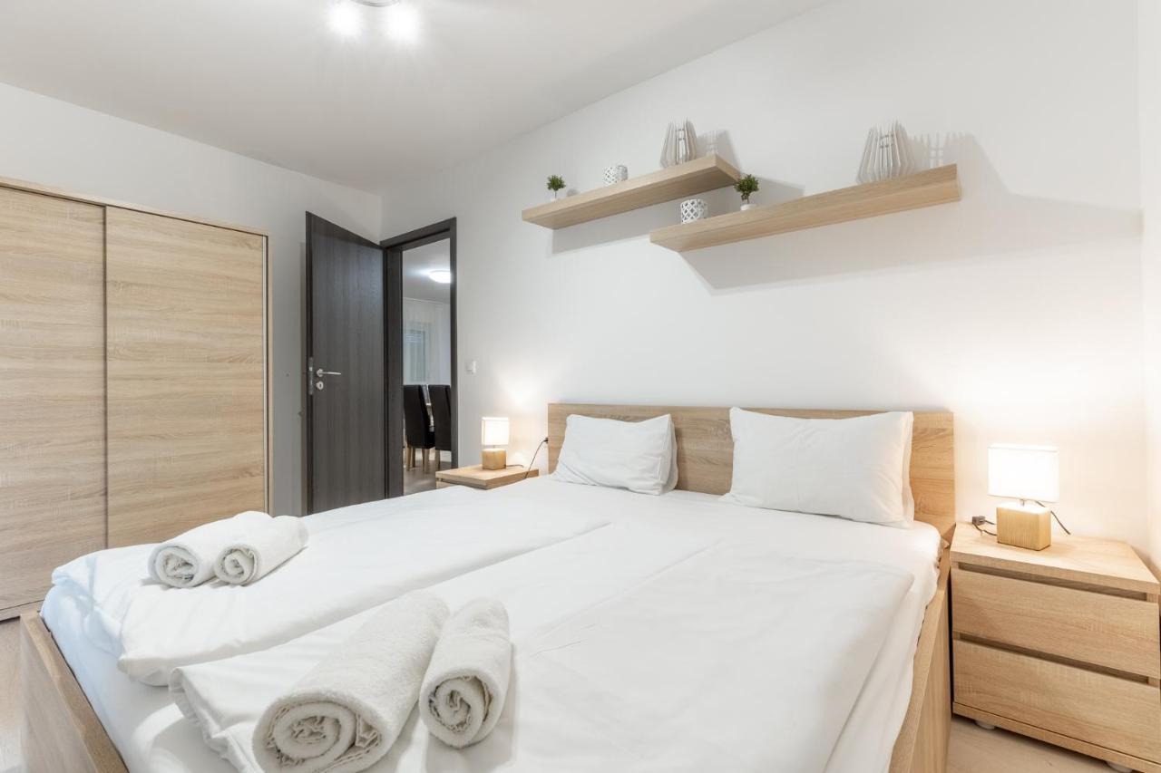 Leda Apartmanok By Bltn Сиофок Екстериор снимка