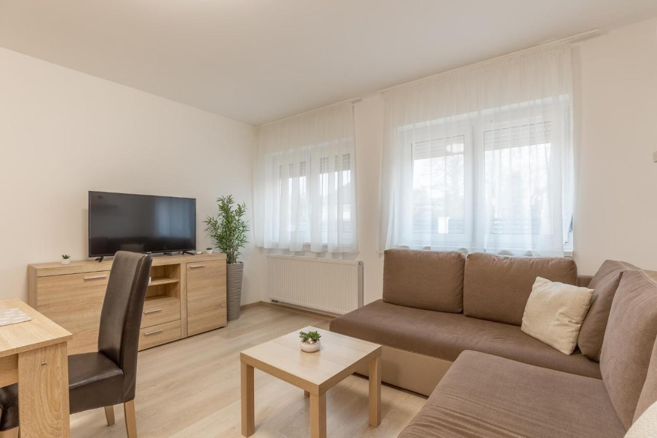 Leda Apartmanok By Bltn Сиофок Екстериор снимка